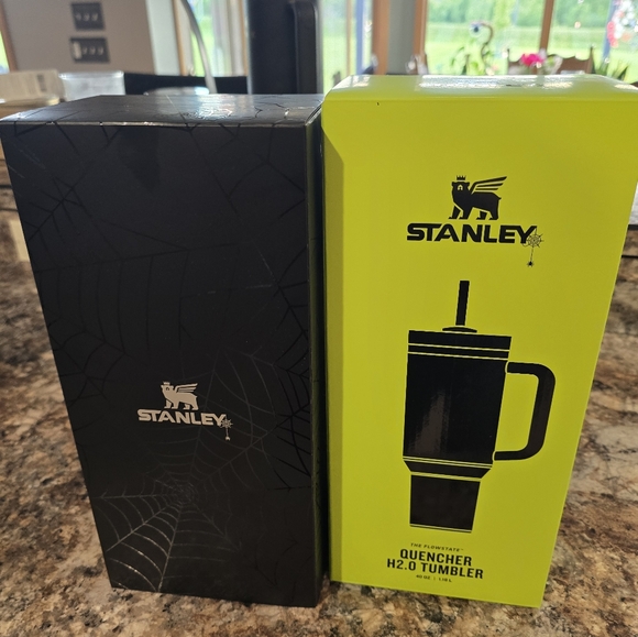 Stanley 40 Oz Halloween Glow Tumbler used once - Picture 7 of 9